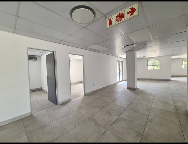3,356M² OFFICE TO LET IN VORNA VALLEY